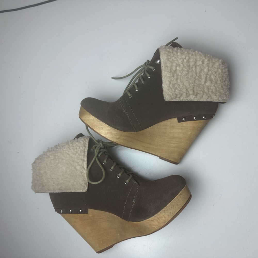 Naughty Monkey Green Suede Vintage Y2K Faux Fur Studded Wood Platform Shoes 9